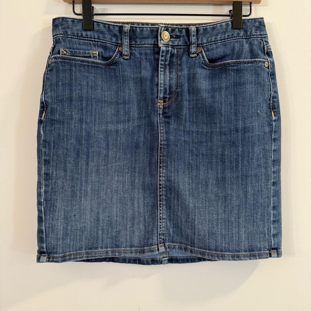 Women’s Eddie Bauer Blue Denim mini Skirt size 2